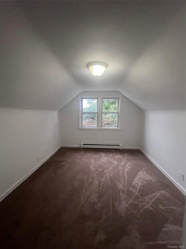 Foto del edificio - 225 E Market St