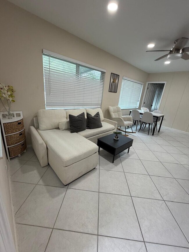 Foto del edificio - Charming 1 bed, 1 bath suite for rent