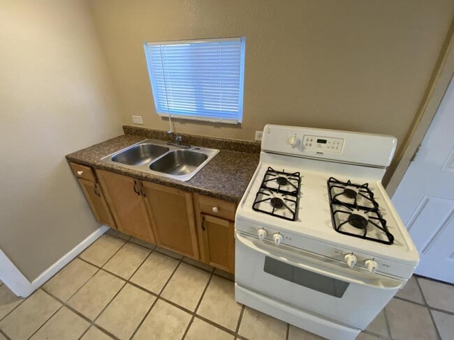 Foto del edificio - 1152 N 8th St