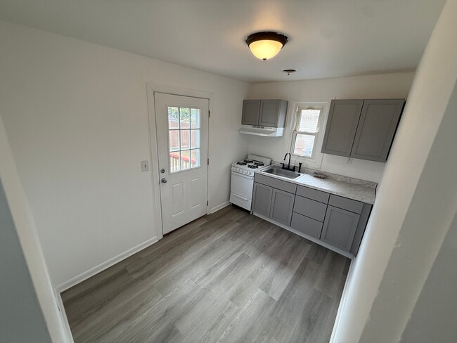 Kitchen - 72 Peony St