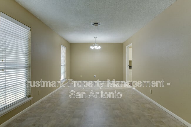 Foto del edificio - 112 Suncliff Dr