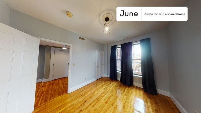 Building Photo - Room in Shared 4 bed/2 bath home