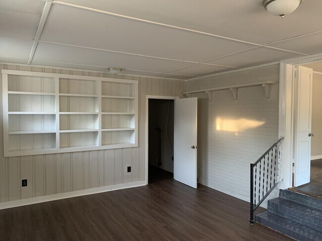 Building Photo - 1465 Irwinton Rd