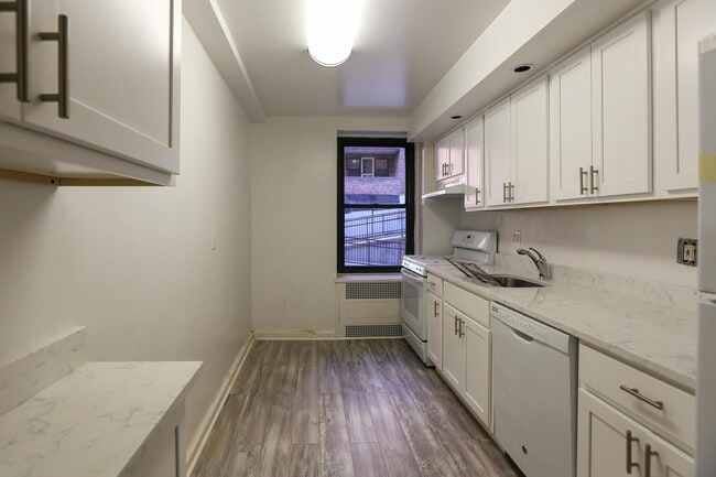 Foto del edificio - 150 E Hartsdale Ave