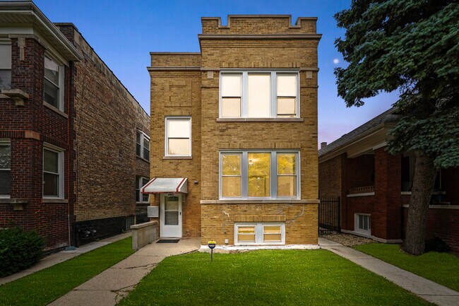 Foto del edificio - 6423 S Maplewood Ave