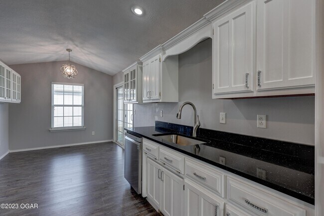 Foto del edificio - 4227 W 28th St