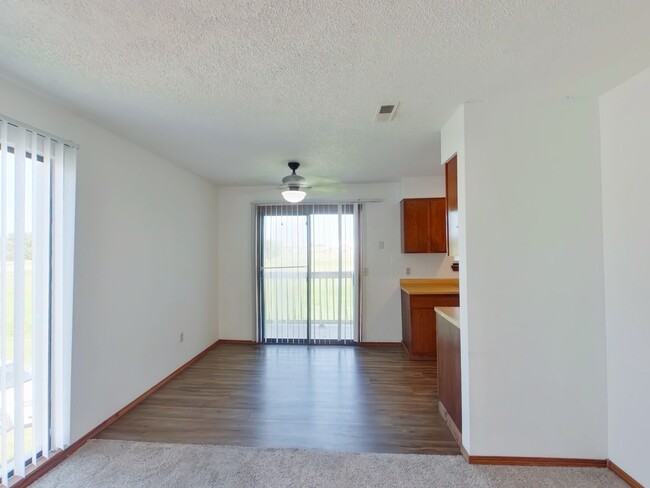 Building Photo - 3950 N Garland Cir