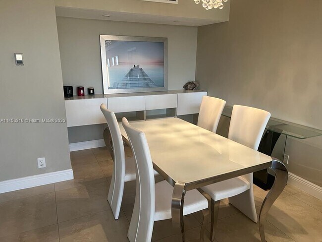 Foto del edificio - 20225 NE 34th Ct