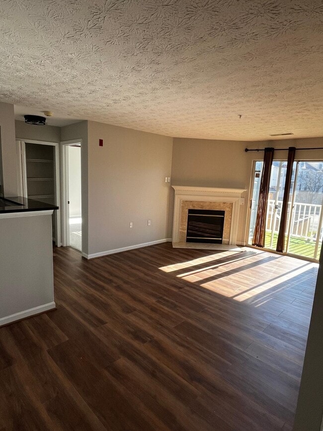 Building Photo - 8941 Town Center Cir