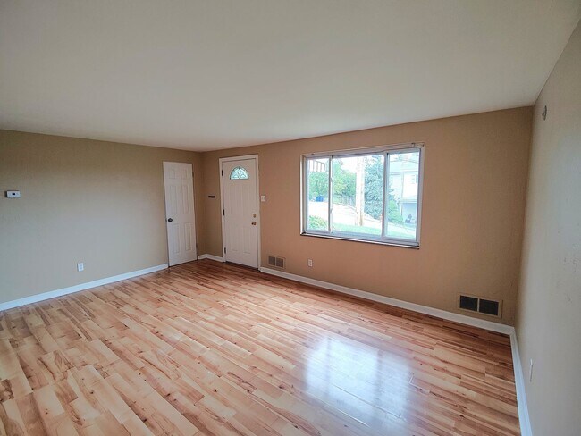 Foto del edificio - *Recently Updated 3BD/2BA Single Family Home Available in Overbrook*