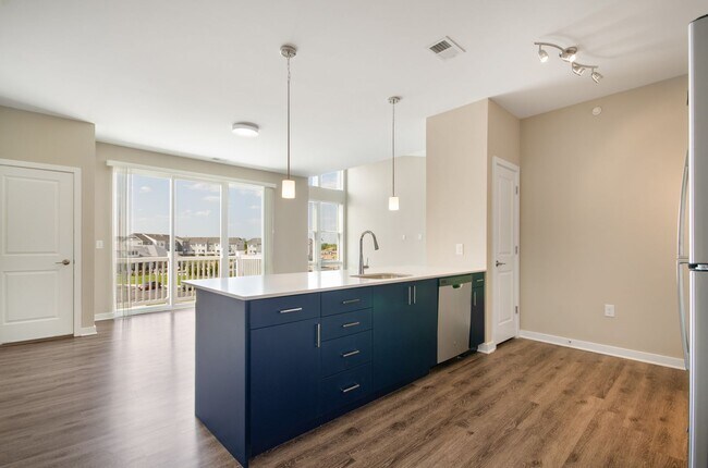 One Bedroom Luxury Apartment (Elevator Bui... - One Bedroom Luxury Apartment (Elevator Bui...