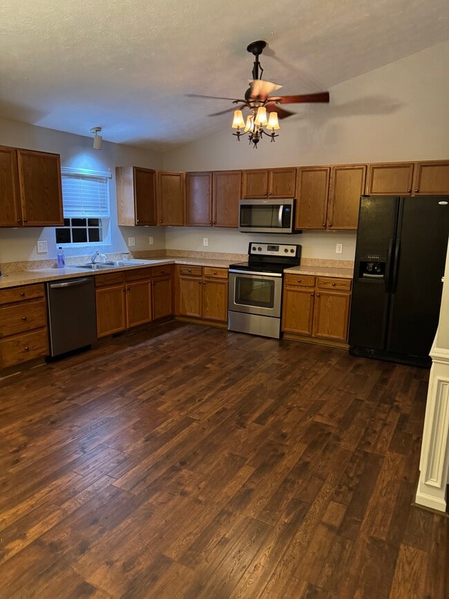 Open Kitchen - 644 Edwardian Ln