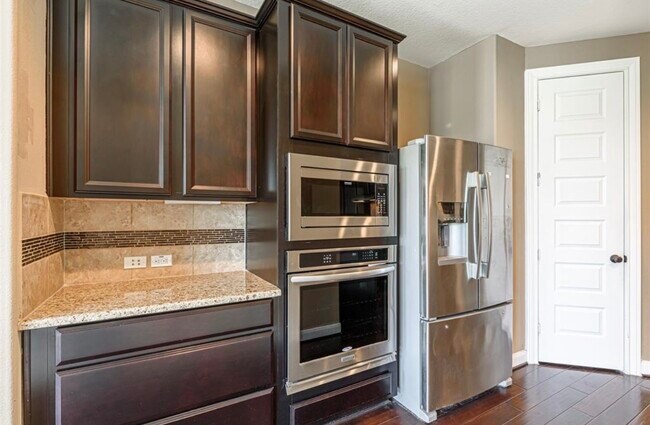 Foto del edificio - 4607 Rockton Hills Ln