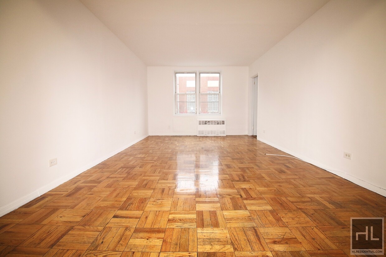 Primary Photo - BARCLAY AVENUE
