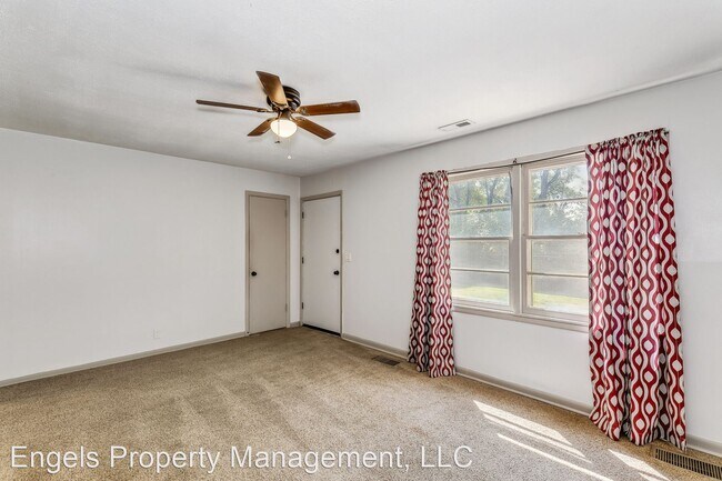 Foto del edificio - 3 br, 1 bath House - 6355 N Mobile