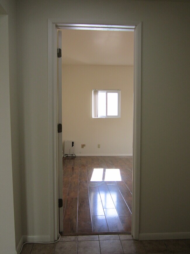 Foto del edificio - 2105 Gates Ave