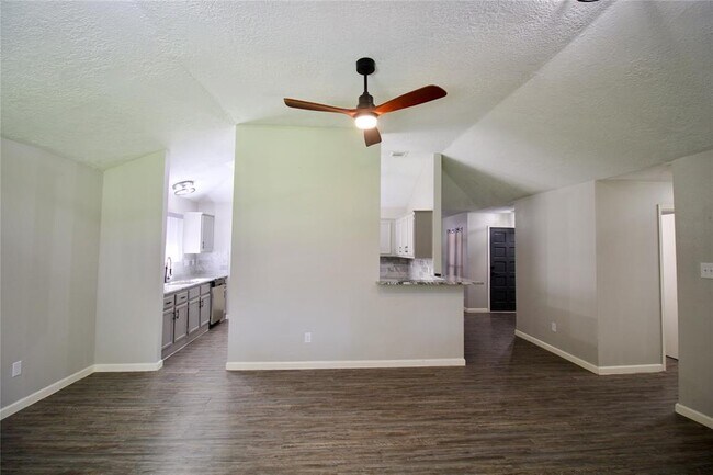 Building Photo - 6022 Thom Rd