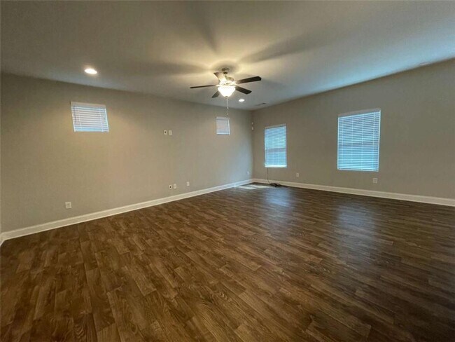 Building Photo - 301 Omnia Ridge Way