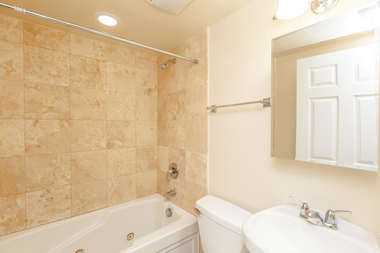 Foto del edificio - 2 bedroom in Chicago IL 60659