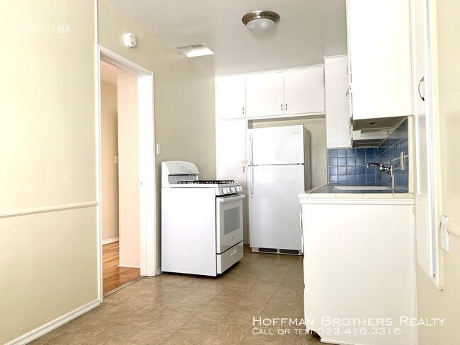 Foto del edificio - 8262 Blackburn Ave