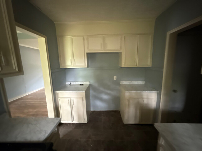 Building Photo - 734 Lindsey Dr