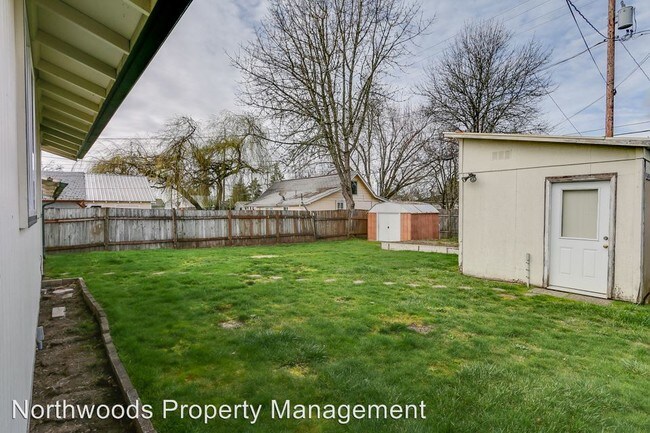 Building Photo - 3 br, 1 bath House - 838 Centennial Blvd.