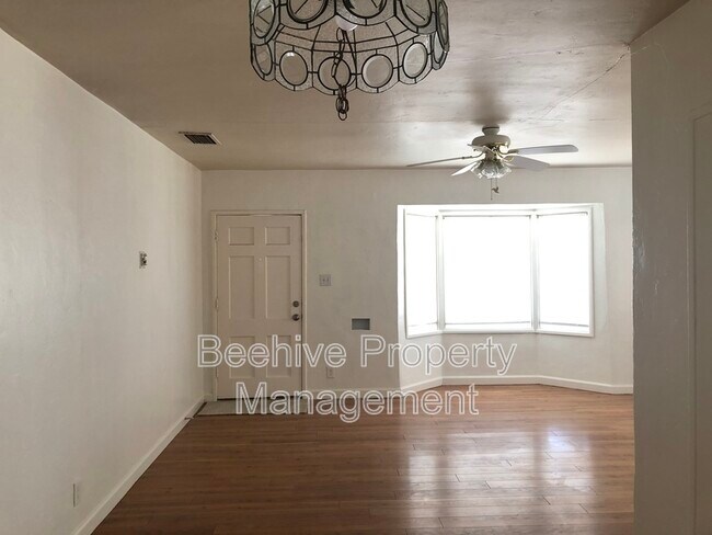 Building Photo - 430 E Kimball Ave
