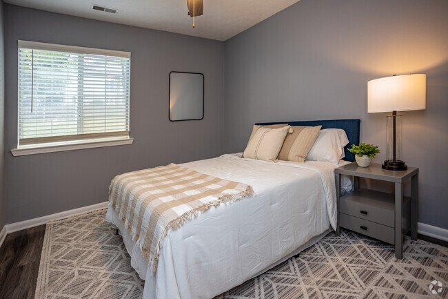 2HAB, 1BA - 832SF - The District