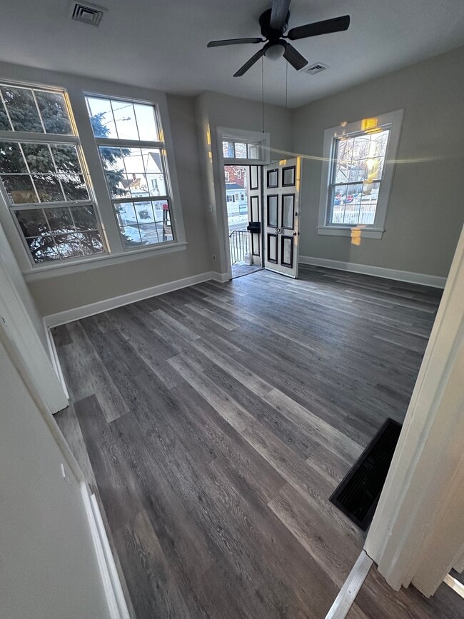 Building Photo - 14 Commonwealth Ave