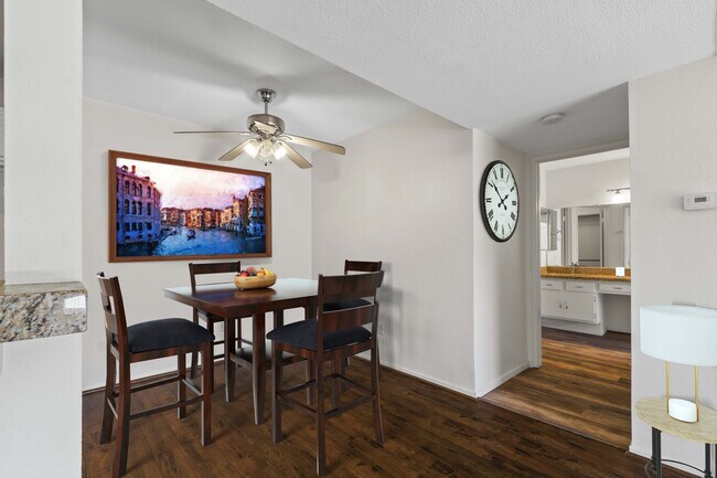 Building Photo - 25671 Le Parc