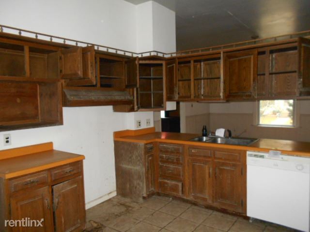 Building Photo - 4 br, 2 bath House - 310 W 10th St B Unit B