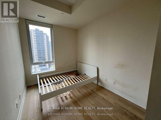 Building Photo - 17 Dundonald St