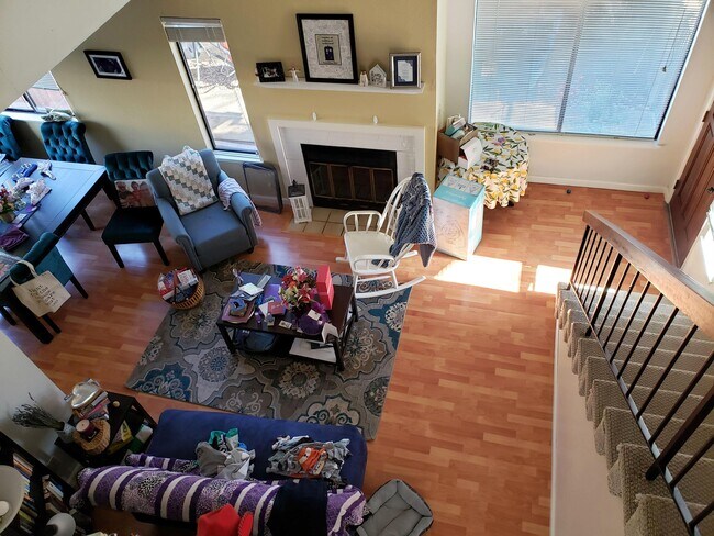 Vaulted Living/ Dining Room - 445 Mariner Point Way