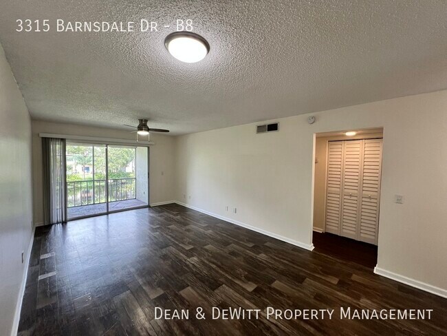 Building Photo - 3315 Barnsdale Dr