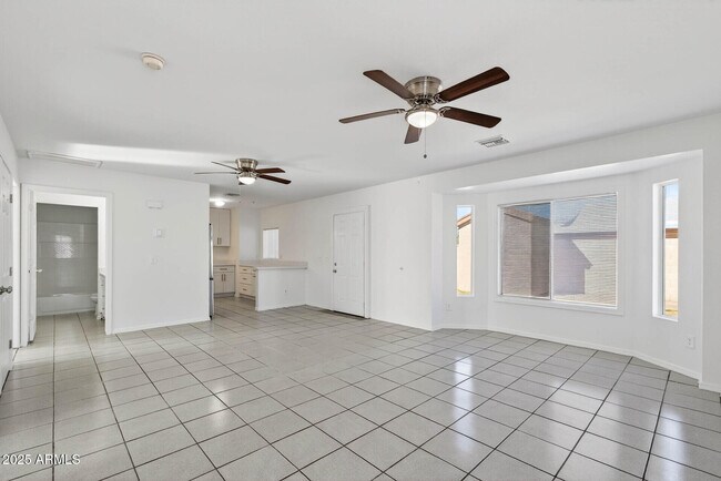 Foto del edificio - 8321 W Edwards St