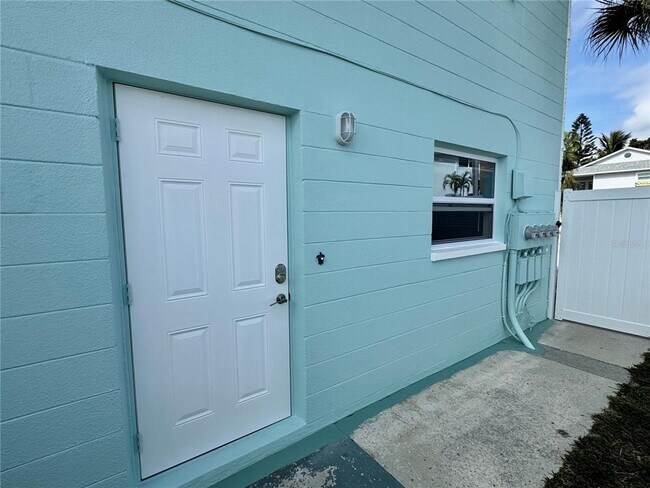 Building Photo - 117 140th Ave E