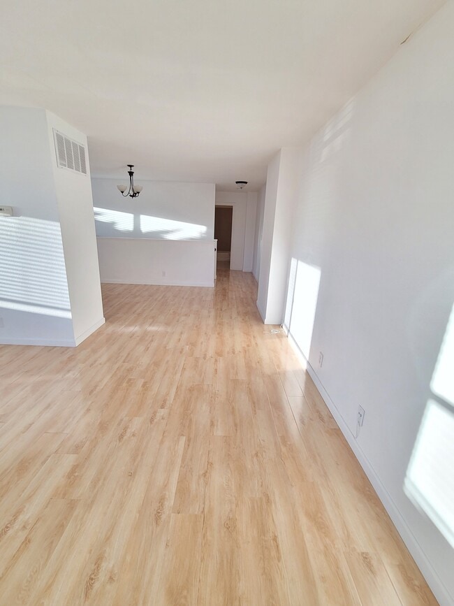Open & spacious floor plan - 47 Santa Rosa Ave