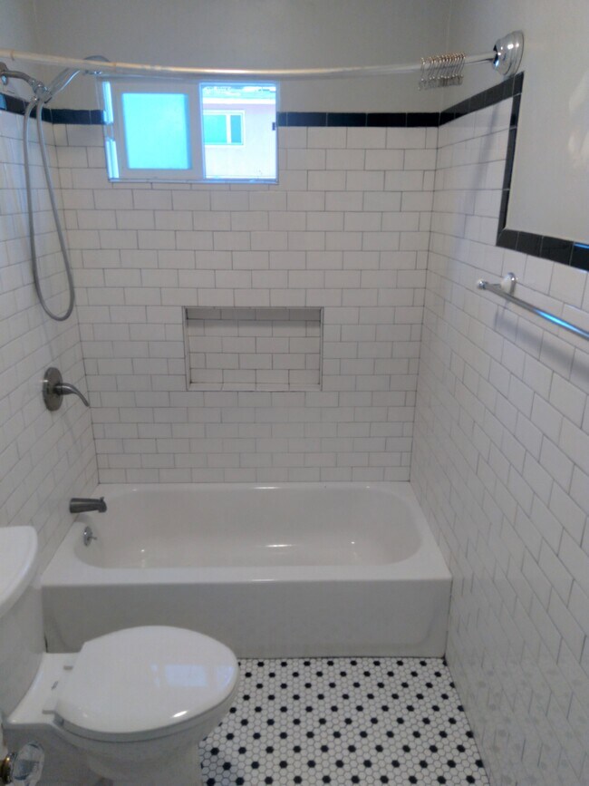 Foto del edificio - 1000 E 1st St