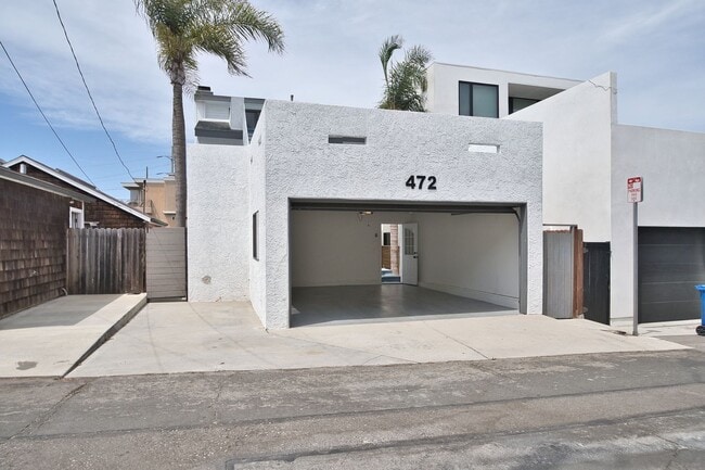 Building Photo - 472 36th St