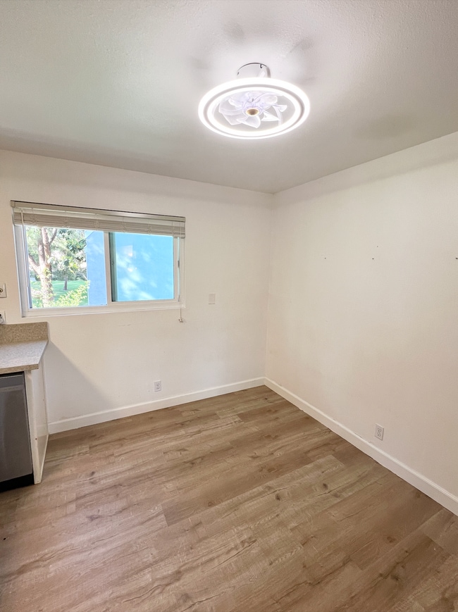 Building Photo - 19 Wildwood