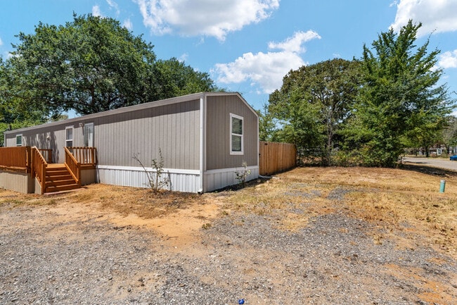 Building Photo - 109 Totem Pole Dr