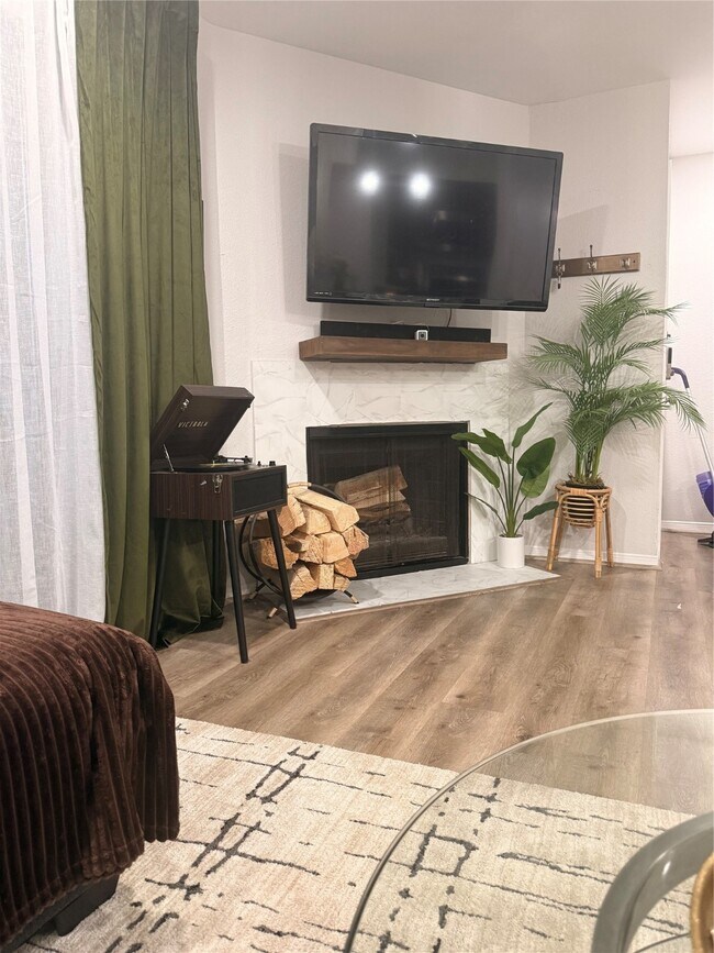 Building Photo - 3600 Jeanetta St