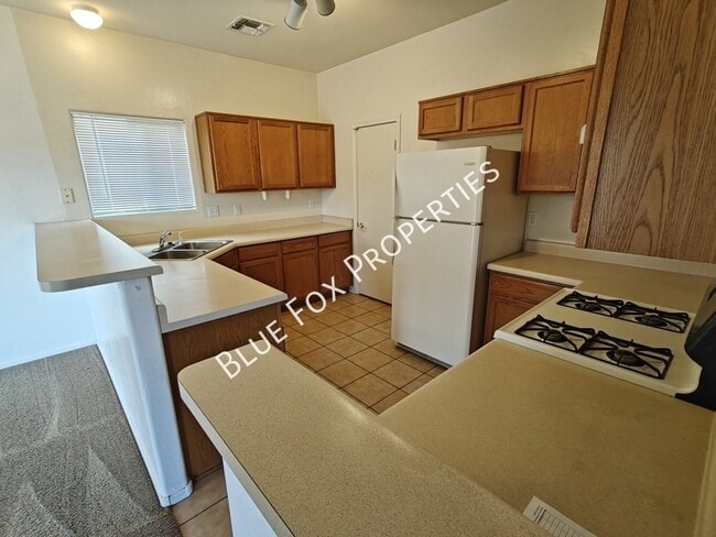 Building Photo - 8262 W Zlacket Dr