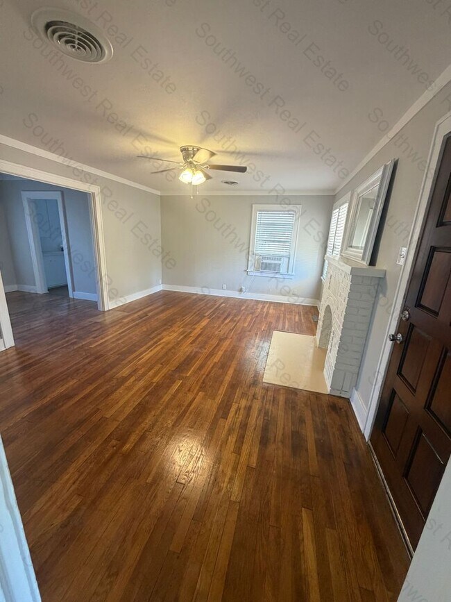 Foto del edificio - 200 E 12th St
