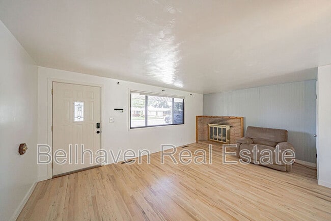 Building Photo - 618 Davidson Dr