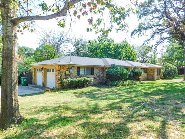 Building Photo - 2433 Kayewood Dr