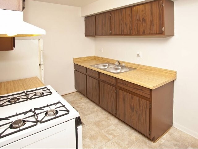 Building Photo - The Glens Apartments