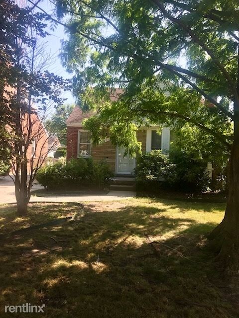 Building Photo - 3 br, 1.5 bath House - 20846 Lochmoor St