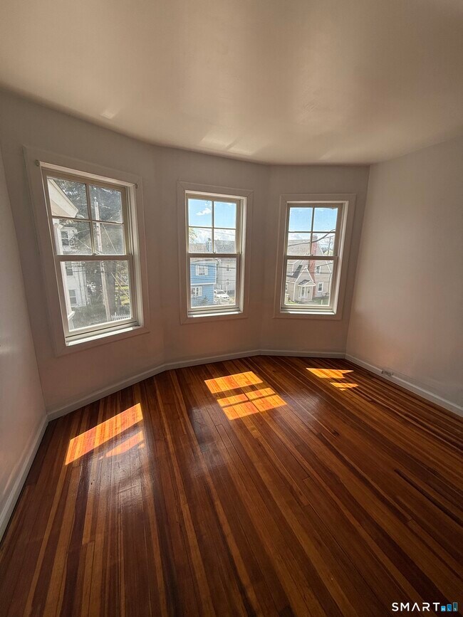 Foto del edificio - 610 Hawley Ave