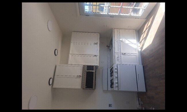 Building Photo - 1280 33rd St